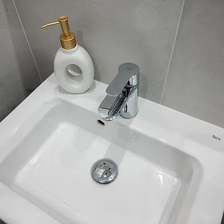 Batorego 18 White Prywatne Mieszkanie 300m Od Metra Pole Mokotowskie I Sgh Samodzielne Zameldowanie! Self Check-in System!