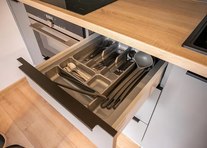 דירה Batorego 18 White Prywatne Mieszkanie 300m Od Metra Pole Mokotowskie I Sgh Samodzielne Zameldowanie! Self Check-in System! *