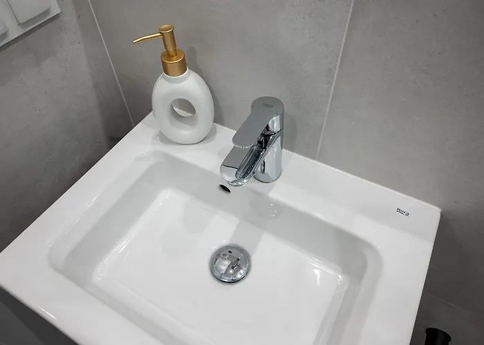 Batorego 18 White Prywatne Mieszkanie 300m Od Metra Pole Mokotowskie I Sgh Samodzielne Zameldowanie! Self Check-in System!