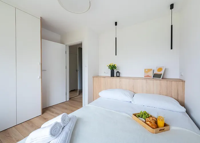 Apartament Batorego 18 White Prywatne Mieszkanie 300m Od Metra Pole Mokotowskie I Sgh Samodzielne Zameldowanie! Self Check-in System!