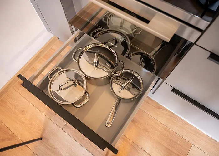 Batorego 18 White Prywatne Mieszkanie 300m Od Metra Pole Mokotowskie I Sgh Samodzielne Zameldowanie! Self Check-in System! דירה